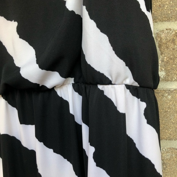 Kenneth Cole | Sleeveless Dress - Picture 5 of 8